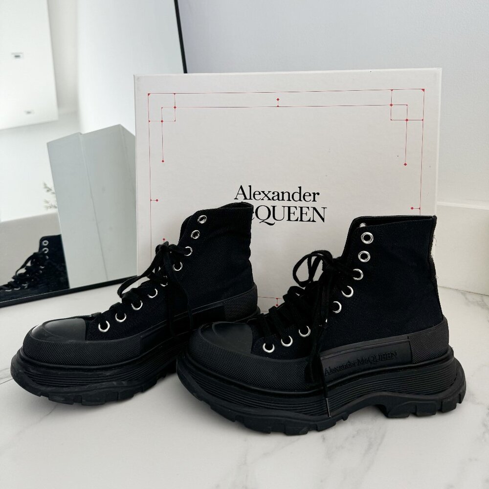 Alexander McQueen Black Tread Slick Boots